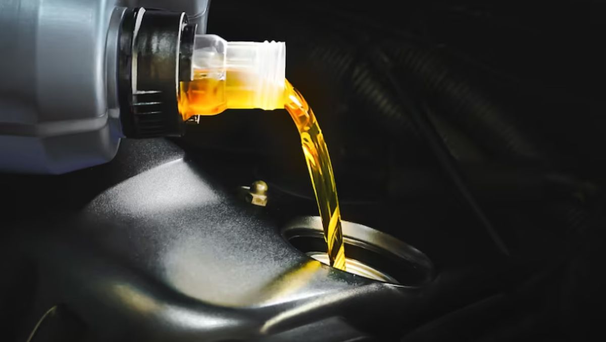 Berapa KM Ganti Oli Motor Matic